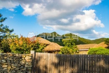 한국, 초가집, 민속촌, 전통, 농촌, 사진,이미지,일러스트,캘리그라피 - 게울박쥐작가 크라우드픽 - 저작권 걱정 없는 상업용 이미지