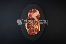 우판몽생갈비;생고기 | 돼지갈비, 생갈비, 생고기, 양념갈비, 목살, 사진,이미지,일러스트,캘리그라피 - 메라키스튜디오작가 크라우드픽 - 저작권 걱정 없는 상업용 이미지