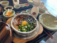 솥밥, 가정식, 돌솥밥, 밥, 꼬막, 사진,이미지,일러스트,캘리그라피 - 뚜부작가 크라우드픽 - 저작권 걱정 없는 상업용 이미지