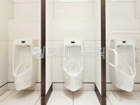 화장실, 공중화장실, 소변기, 남자화장실, toilet, 사진,이미지,일러스트,캘리그라피 - raining_sea작가 크라우드픽 - 저작권 걱정 없는... 
