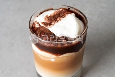 카페, 음료, 컵, 유리, 아몬드크림모카슈페너, 사진,이미지,일러스트,캘리그라피 - coolazrael작가 크라우드픽 - 저작권 걱정 없는 상업용 이미지