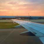 비행기, 공항, 창가자리, 풍경, 노을, 사진,이미지,일러스트,캘리그라피 - 연두콩작가 크라우드픽 - 저작권 걱정 없는 상업용 이미지