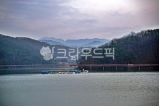 백운호수, 여명, 의왕시, 저수지, 반영, 사진,이미지,일러스트,캘리그라피 - Deep bLUE작가 크라우드픽 - 저작권 걱정 없는 상업용 이미지