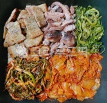 쭈꾸미삼겹살, 삼겹살, 쭈꾸미, 돼지고기, 돼지, 사진,이미지,일러스트,캘리그라피 - 먹방작가 크라우드픽 - 저작권 걱정 없는 상업용 이미지