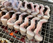 숯불장어구이, 숯불생선구이, 숯불, 장어구이, 생선구이, 사진,이미지,일러스트,캘리그라피 - 먹방작가 크라우드픽 - 저작권 걱정 없는 상업용 이미지