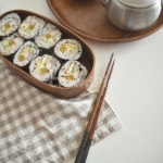 김밥, 음식, 푸드, 감성, 젓가락, 사진,이미지,일러스트,캘리그라피 - 하루나작가 크라우드픽 - 저작권 걱정 없는 상업용 이미지