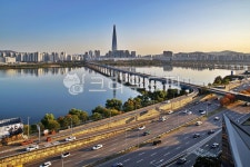 잠실, 잠실철교, 롯데월드타워, 한강, 도심풍경, 사진,이미지,일러스트,캘리그라피 - Deep bLUE작가 크라우드픽 - 저작권 걱정 없는 상업용 이미지