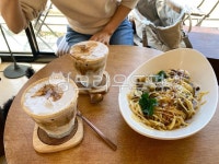 커피, 아인슈페너, 파스타, 콩가루, 카페인, 사진,이미지,일러스트,캘리그라피 - 애롱작가 크라우드픽 - 저작권 걱정 없는 상업용 이미지