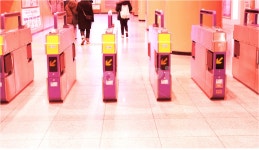 지하철역, 바쁨, 출입구, 출구, 환승, 사진,이미지,일러스트,캘리그라피 - 빵글대디작가 크라우드픽 - 저작권 걱정 없는 상업용 이미지