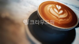 라떼, 마실것, coffeecup, latte, 커피, 사진,이미지,일러스트,캘리그라피 - 작업반장작가 크라우드픽 - 저작권 걱정 없는 상업용 이미지