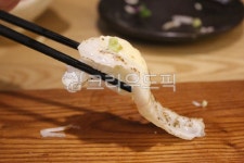생선초밥, 초밥, 광어초밥, 광어사시미, 광어회, 사진,이미지,일러스트,캘리그라피 - Nhide_pose작가 크라우드픽 - 저작권 걱정 없는 상업용... 