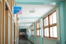 학교, 복도, 바닥, 교실, 팻말, 사진,이미지,일러스트,캘리그라피 - pb이로작가 크라우드픽 - 저작권 걱정 없는 상업용 이미지