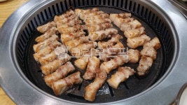 삼겹살, 구이, 식당, 음식, 노릇노릇, 사진,이미지,일러스트,캘리그라피 - mintocc작가 크라우드픽 - 저작권 걱정 없는 상업용 이미지