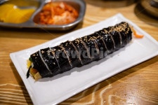 김밥, 음식, 분식, 계란, 오이, 사진,이미지,일러스트,캘리그라피 - cynic작가 크라우드픽 - 저작권 걱정 없는 상업용 이미지