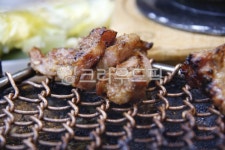 석쇠, 요리, 구이, 음식, 돼지갈비, 사진,이미지,일러스트,캘리그라피 - 슈렉작가 크라우드픽 - 저작권 걱정 없는 상업용 이미지