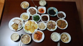 가정식, 한정식, 식사, 반찬, 집밥, 사진,이미지,일러스트,캘리그라피 - korviet85작가 크라우드픽 - 저작권 걱정 없는 상업용 이미지