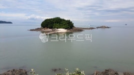 자연, 바다, 섬, 하늘, sea, 사진,이미지,일러스트,캘리그라피 - Pink moon작가 크라우드픽 - 저작권 걱정 없는 상업용 이미지