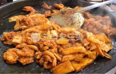 닭갈비, 철판닭갈비볶음, 닭갈비철판볶음, 볶음요리, 양념닭갈비, 사진,이미지,일러스트,캘리그라피 - 먹방작가 크라우드픽 - 저작권 걱정 없는... 