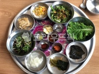 식사, 음식, 먹다, 시골밥상, 상추, 사진,이미지,일러스트,캘리그라피 - 먹보보리작가 크라우드픽 - 저작권 걱정 없는 상업용 이미지