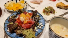 참치회샐러드, 참치회, salad, 일식, 일본요리, 사진,이미지,일러스트,캘리그라피 - iiSUL작가 크라우드픽 - 저작권 걱정 없는 상업용 이미지