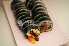 김밥, 식사, 분식, 요리, 먹거리, 사진,이미지,일러스트,캘리그라피 - pb이로작가 크라우드픽 - 저작권 걱정 없는 상업용 이미지