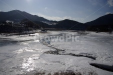 강, 산, 겨울, winnter, 계절, 사진,이미지,일러스트,캘리그라피 - 귀리작가 크라우드픽 - 저작권 걱정 없는 상업용 이미지