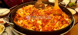 음식, 한국음식, 춘천닭갈비, 철판닭갈비, 닭갈비, 사진,이미지,일러스트,캘리그라피 - 취돌이작가 크라우드픽 - 저작권 걱정 없는 상업용 이미지