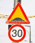 roadsign, 도로표지판, 30, 과속방지턱, 제한속도, 사진,이미지,일러스트,캘리그라피 - studio H작가 크라우드픽 - 저작권 걱정 없는 상업용... 