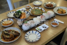 횟집, 활어횟집, 활어회, 횟집스끼다시, 밀치회, 사진,이미지,일러스트,캘리그라피 - NULDO AND JJ작가 크라우드픽 - 저작권 걱정 없는 상업용... 