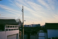 한옥마을, 남산타워, 한옥, 필름, 일몰, 사진,이미지,일러스트,캘리그라피 - ggkind작가 크라우드픽 - 저작권 걱정 없는 상업용 이미지