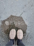 봄비, 비, 우산속, 빗방울, 비오는거리, 사진,이미지,일러스트,캘리그라피 - Nrrr5520작가 크라우드픽 - 저작권 걱정 없는 상업용 이미지