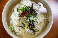 즐거운날, 결혼식, 한국전통음식, 잔치국수, happyday, 사진,이미지,일러스트,캘리그라피 - 우리들작가 크라우드픽 - 저작권 걱정 없는 상업용... 
