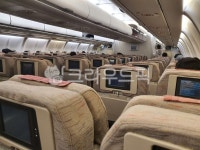 비행기안, 비행기, 공항, 공항풍경, airport, 사진,이미지,일러스트,캘리그라피 - 치킨맨2작가 크라우드픽 - 저작권 걱정 없는 상업용 이미지