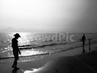바다, 남자, 사람, 해변, 흑백, 사진,이미지,일러스트,캘리그라피 - 야생곰작가 크라우드픽 - 저작권 걱정 없는 상업용 이미지