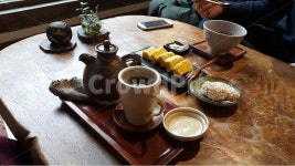 전통찻집, 차, 다과, 잎차, 떡, 사진,이미지,일러스트,캘리그라피 - 달도시작가 크라우드픽 - 저작권 걱정 없는 상업용 이미지