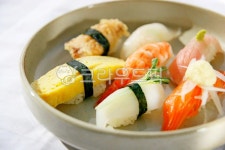 스시, 일본, 회, 회초밥, 일식, 사진,이미지,일러스트,캘리그라피 - goriragrim작가 크라우드픽 - 저작권 걱정 없는 상업용 이미지