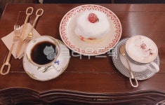 커피, 케익, 케이크, coffee, 카페, 사진,이미지,일러스트,캘리그라피 - 몽글2작가 크라우드픽 - 저작권 걱정 없는 상업용 이미지