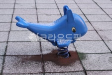 놀이터, 목마, 기구, 눈, 겨울, 사진,이미지,일러스트,캘리그라피 - joyfulharu작가 크라우드픽 - 저작권 걱정 없는 상업용 이미지