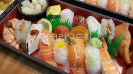 초밥, 모듬초밥, 일식, 식사, food, 사진,이미지,일러스트,캘리그라피 - 파인포레스트작가 크라우드픽 - 저작권 걱정 없는 상업용 이미지