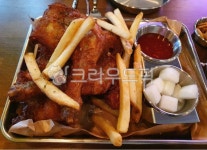 치킨, 후라이드치킨, 옛날통닭, 야채치킨, 감자튀김, 사진,이미지,일러스트,캘리그라피 - 불투작가 크라우드픽 - 저작권 걱정 없는 상업용 이미지