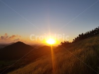 해질녘, 일몰, 일출, 등산, 해돋이, 사진,이미지,일러스트,캘리그라피 - 그남자의감성작가 크라우드픽 - 저작권 걱정 없는 상업용 이미지