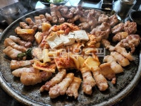 삼겹살, 김치, 두부, 솥뚜껑삼겹살, 솥돈, 사진,이미지,일러스트,캘리그라피 - Nkjy106906작가 크라우드픽 - 저작권 걱정 없는 상업용 이미지