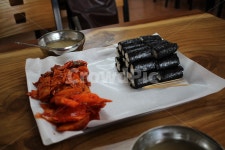 김밥, 충무김밥, 통영김밥, 석박지, 어묵, 사진,이미지,일러스트,캘리그라피 - 환느작가 크라우드픽 - 저작권 걱정 없는 상업용 이미지