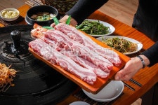 삼겹살, 생삼겹살, 솥뚜껑삼겹살, 목살, 돼지목살, 사진,이미지,일러스트,캘리그라피 - 미미스튜디오작가 크라우드픽 - 저작권 걱정 없는 상업용... 