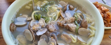 바지락, 해산물, 국수, 누들, 칼국수, 사진,이미지,일러스트,캘리그라피 - Ngudwnslaaa작가 크라우드픽 - 저작권 걱정 없는 상업용 이미지