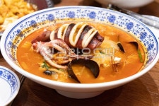 짬뽕, 통오징어짬뽕, 식사, food, 음식, 사진,이미지,일러스트,캘리그라피 - 먹스타 킹콩작가 크라우드픽 - 저작권 걱정 없는 상업용 이미지