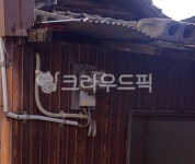 벽, 일본벽, 나무벽, 전기줄, 옛날집, 사진,이미지,일러스트,캘리그라피 - mashimaro작가 크라우드픽 - 저작권 걱정 없는 상업용 이미지