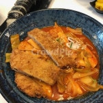 돈까스, 떡볶이, 김밥, 그릇, 빨간맛, 사진,이미지,일러스트,캘리그라피 - 이어블랑작가 크라우드픽 - 저작권 걱정 없는 상업용 이미지