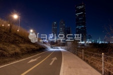 한강, 야경, 한강자전거도로, 강변, 서울, 사진,이미지,일러스트,캘리그라피 - geigen작가 크라우드픽 - 저작권 걱정 없는 상업용 이미지