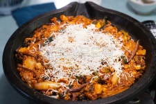 오리랑돼지랑할매오삼구이 | 음식, food, 오리, 삼겹살, 오삼불고기, 사진,이미지,일러스트,캘리그라피 - 사진으로말해요작가 크라우드픽 - 저작권 걱정 없는 상업용 이미지